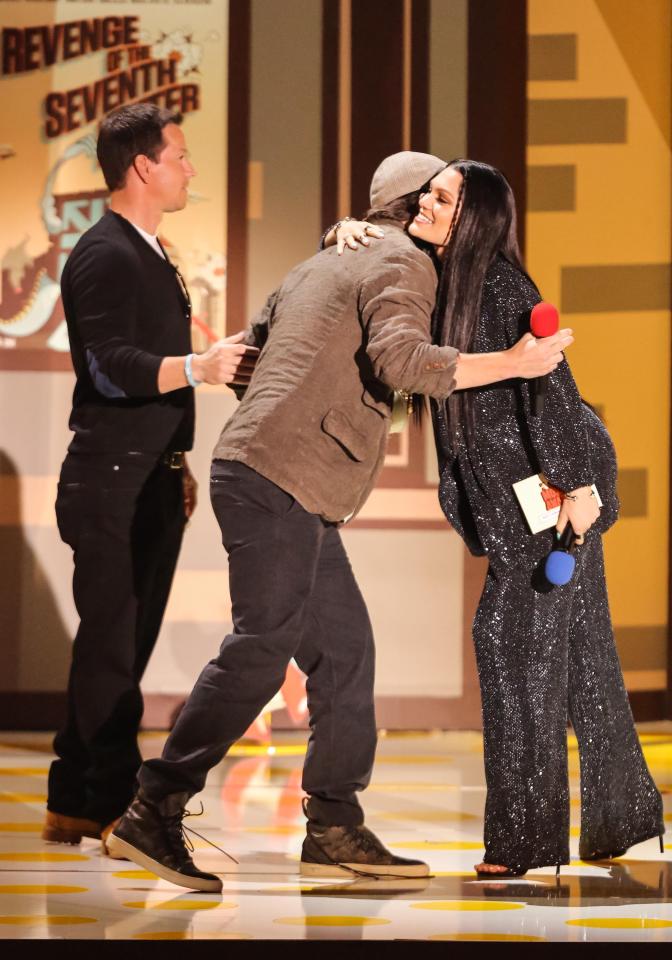  Channing and Jessie are pictured on stage together at the MTV Movie Awards in 2015