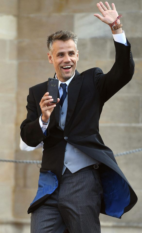  Richard Bacon appeared to record the crowds as he headed into the chapel