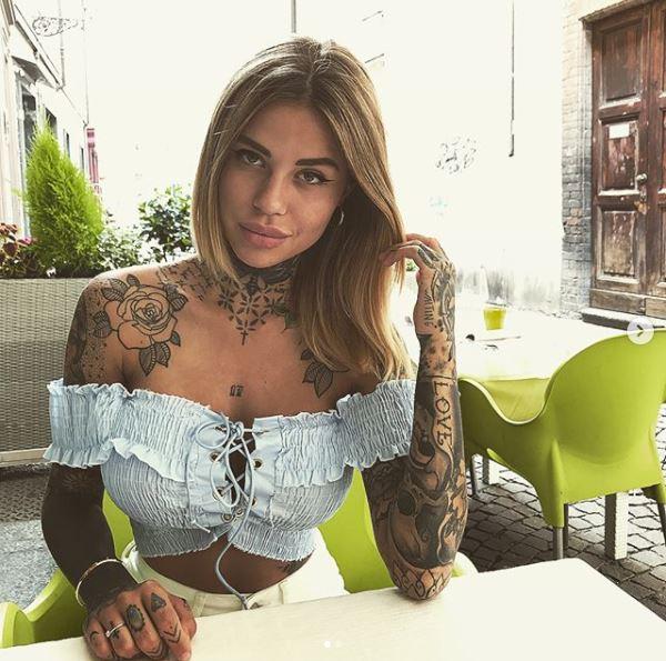  The well-known blogger has her arms, neck and legs tattooed