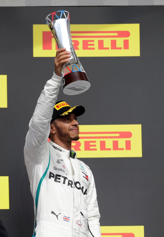  Lewis Hamilton made a desperate move to take second, but had to settle for third place at the end of a dramatic race