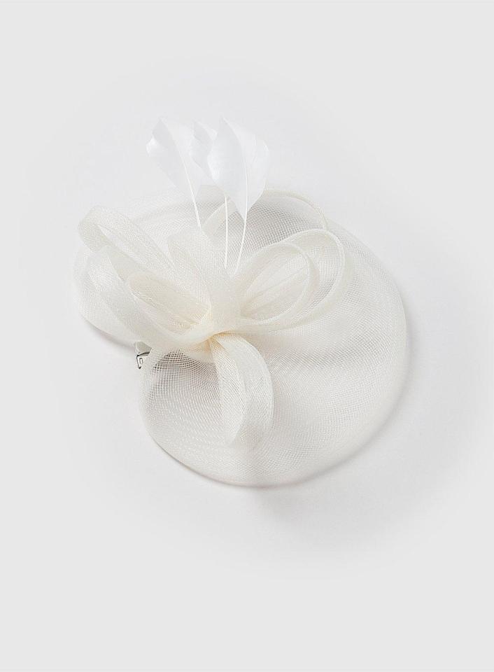  Channel your inner Meg in this pretty fascinator