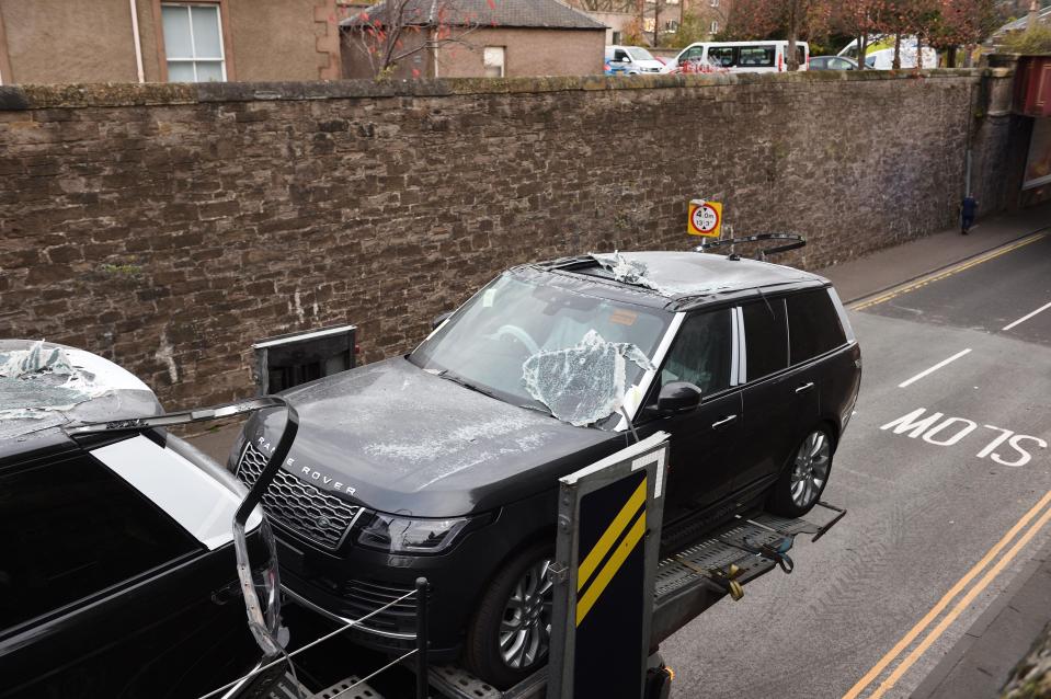  The two Range Rovers at the back were also damaged