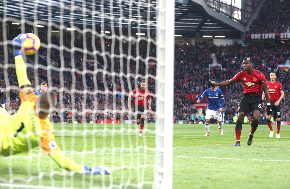  Jordan Pickford saved the penalty, but the Frenchman managed to get to the rebound and score