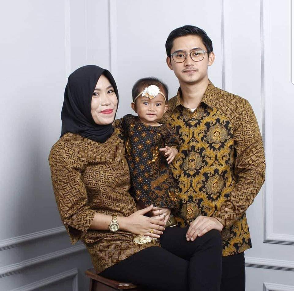 Rizal Gilang Sanusi Putra, 26, his wife Wita Seriani, also 26, and their baby daughter Kyara were all on board the doomed flight