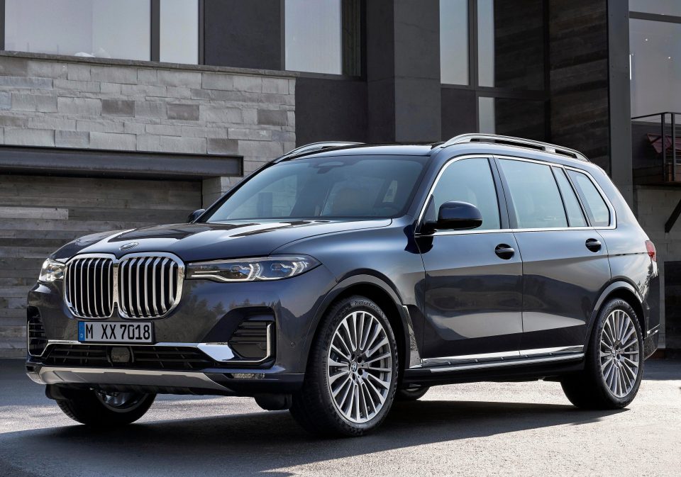 BMW has unveiled its first-ever X7, which will make a debut at the LA Auto Show