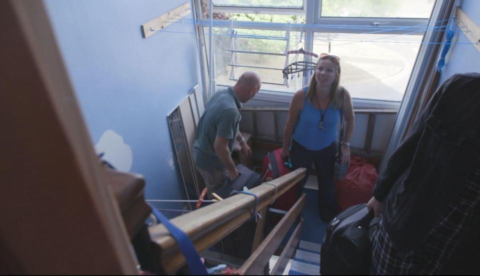  The Coleman's arrive at Terry's flat