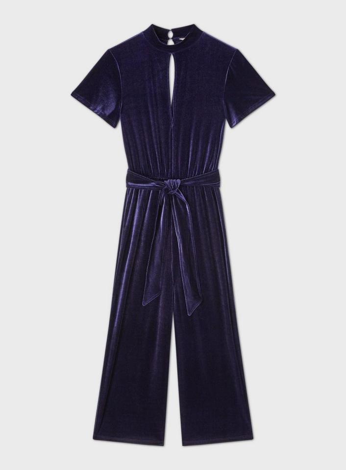  Jumpsuits mean less effort. Simply throw on and go!