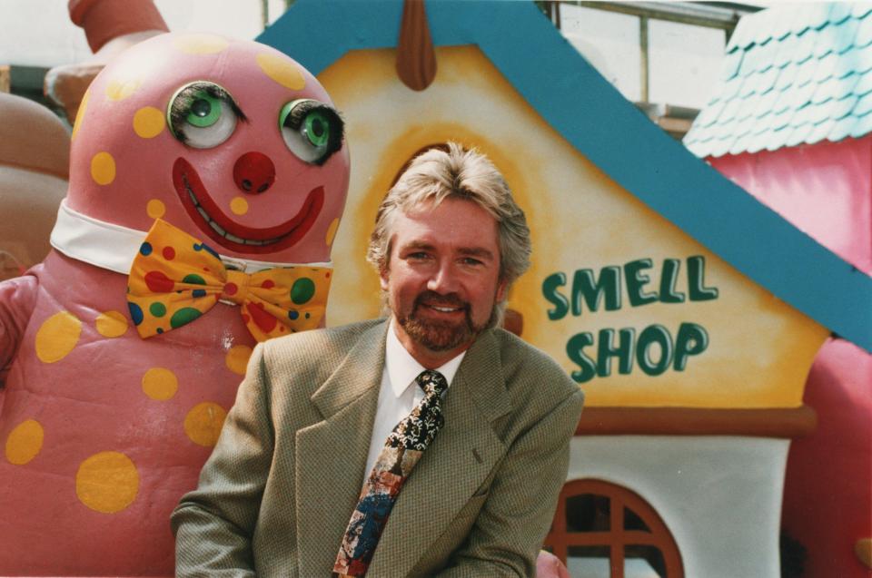  Noel Edmonds with Mr Blobby in Crinkley Bottom for his television Series 'Noel's House Party'