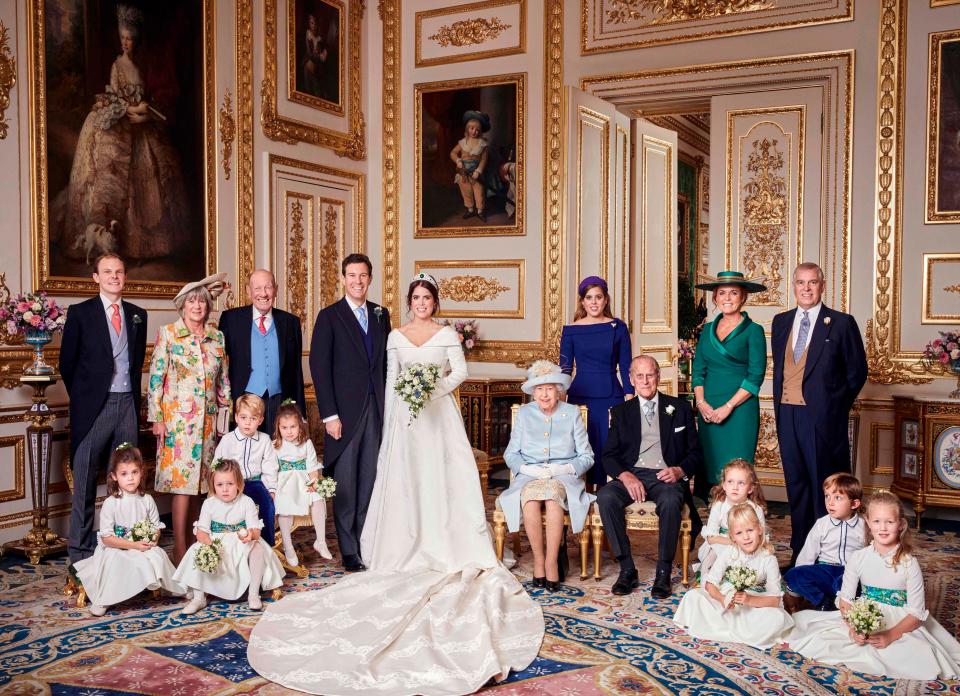  Sarah stood next to ex-husband Prince Andrew in Eugenie's official wedding portrait