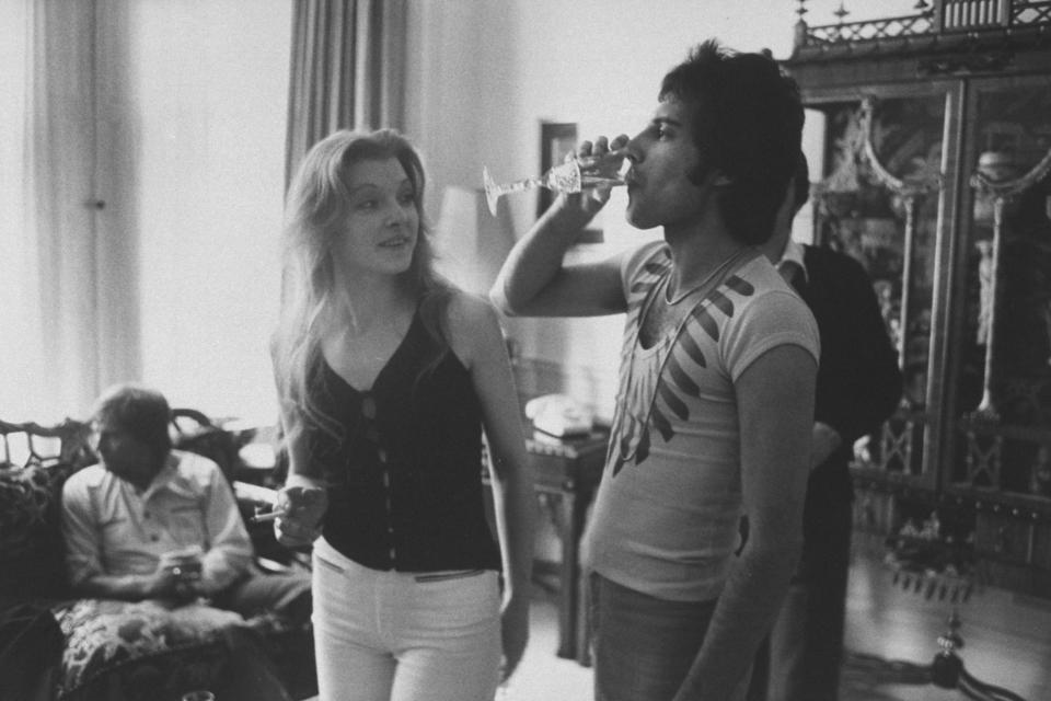  Freddie Mercury and Mary Austin shared a flat together in the early 70s