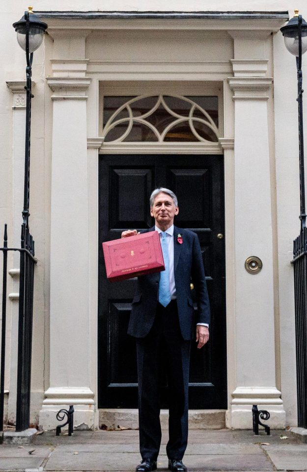  Philip Hammond announced a raft of new measures for Universal Credit last week