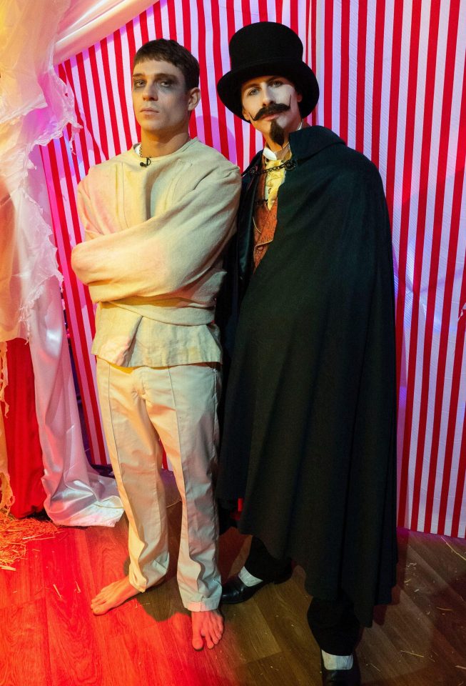  Joey and Ben treated viewers to a live Halloween stunt