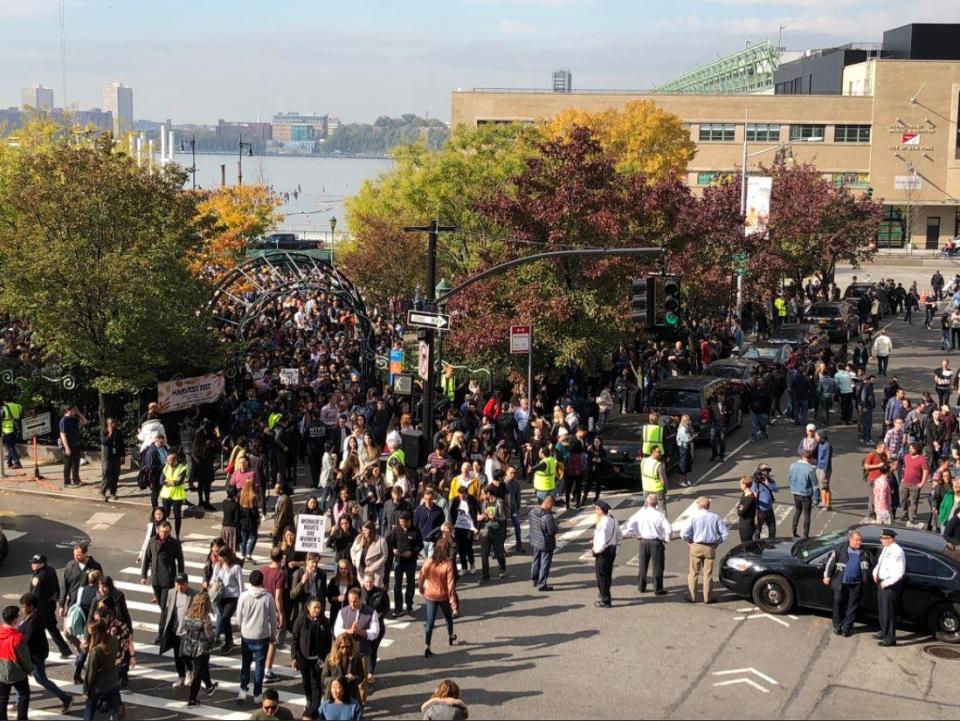  Google staff in New York fill out a nearby park