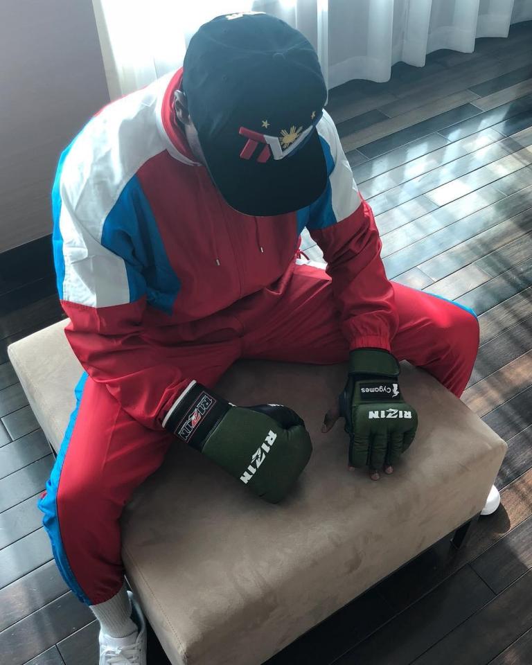 Floyd Mayweather will make his kickboxing debut on New Year's Eve in Japan