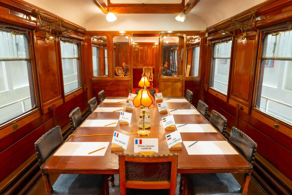  Car 2419-D is a lavish affair, with long teak writing desks, vintage lamps and sumptuous wood panelling