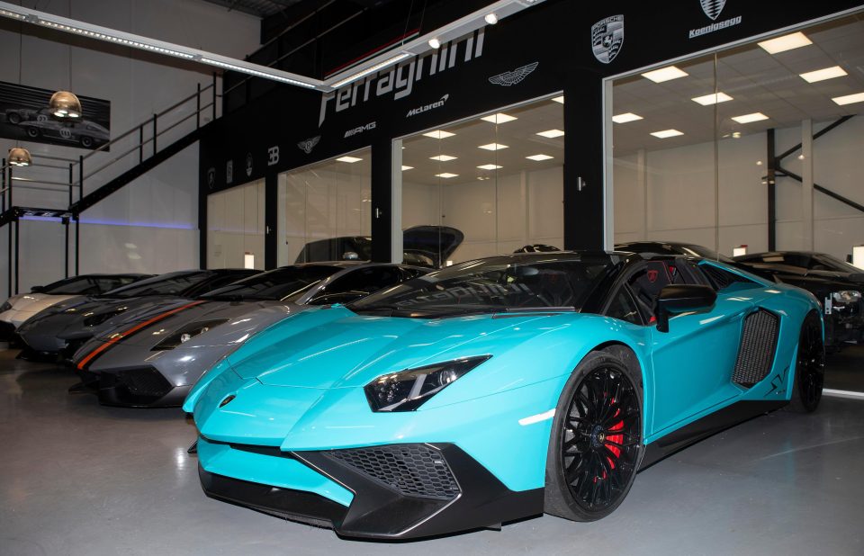  This turquoise Lamborghini Aventador is one of only four in this colour in the whole world - and it's never been driven