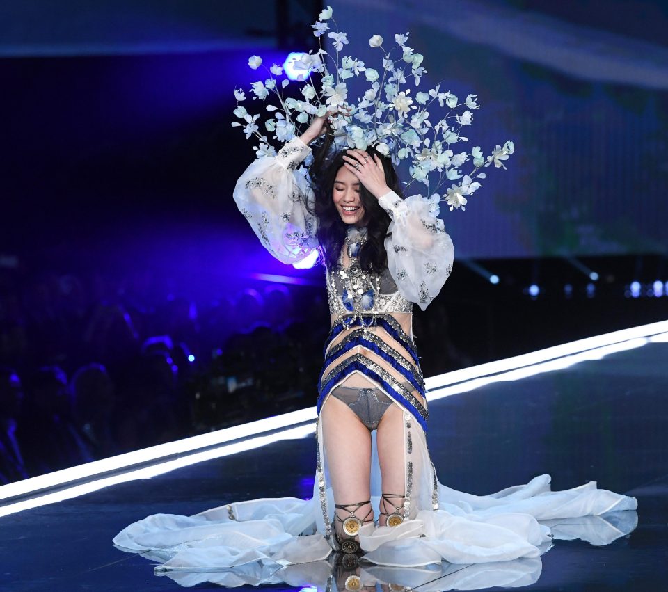  Ming Xi took a tumble during last year's show