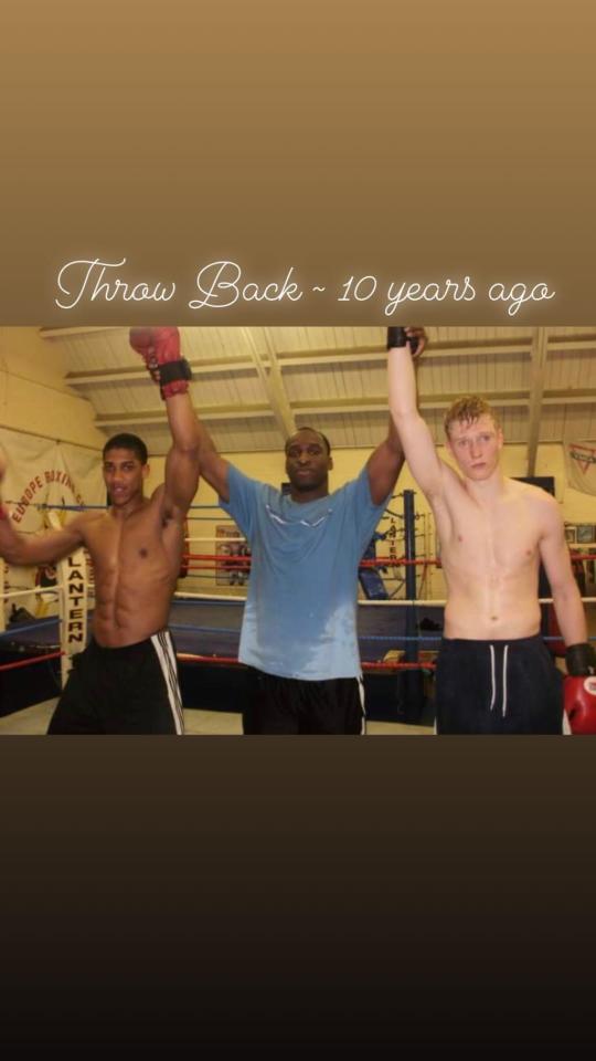  AJ posted pictures before he hit the big time and this one was taken around 2010, when he would have sparred with Fury