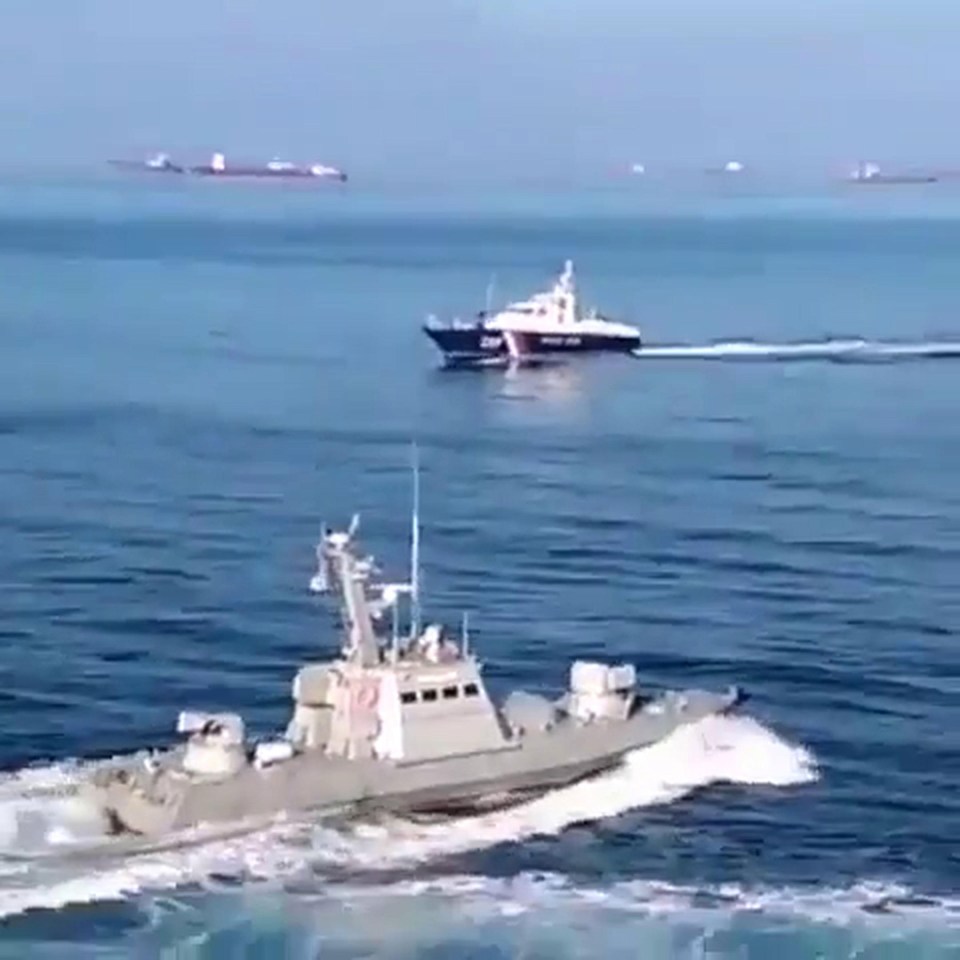 This is the moment Russian and Ukrainian ships clashed near Crimea