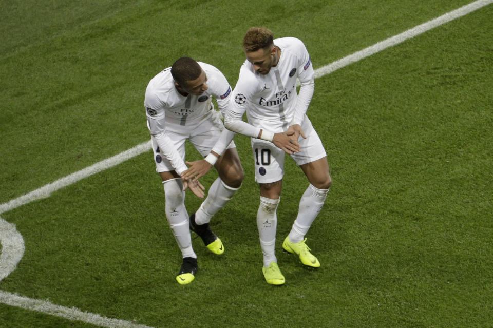 Neymar celebrated his goal tonight by pretending to throw around money with Kylian Mbappe