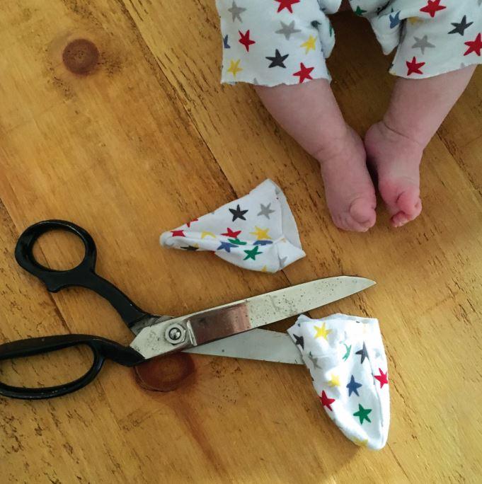  Warning: DON'T leave your scissors next to your baby