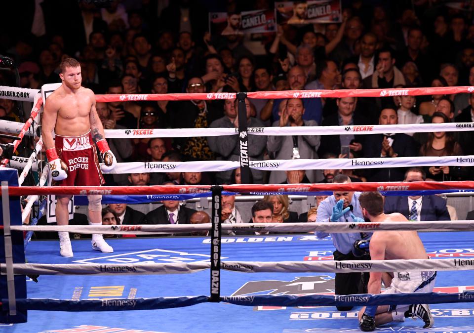  Canelo Alvarez put Rocky Fielding down four times in their fight at The Garden in New York