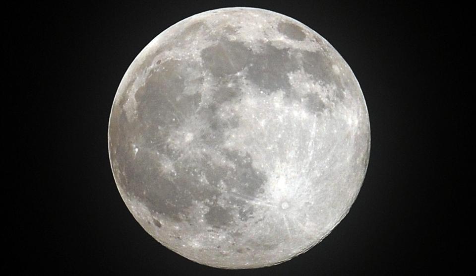  A full moon will also appear this week