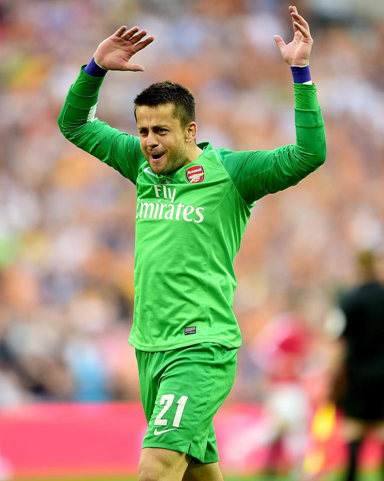  Arsenal's former keeper Fabianski used to play for Legia Warsaw