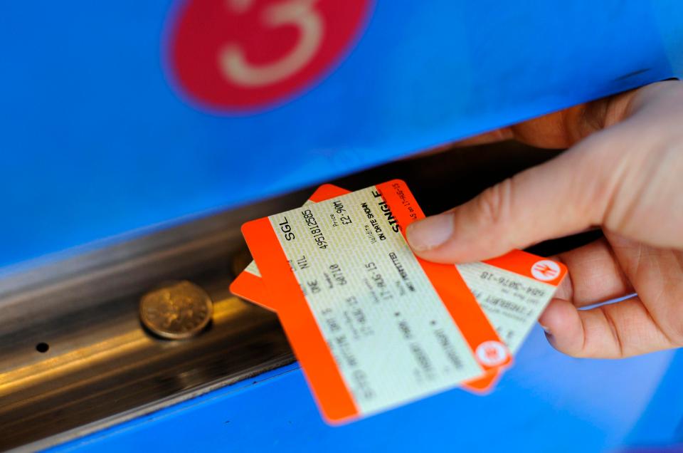  We explain how to get cheap train tickets