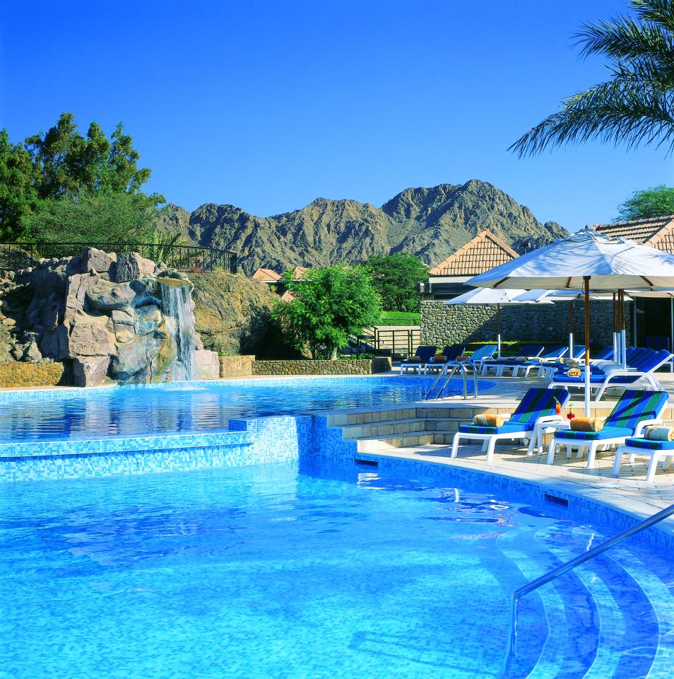  The Hatta Fort hotel pool