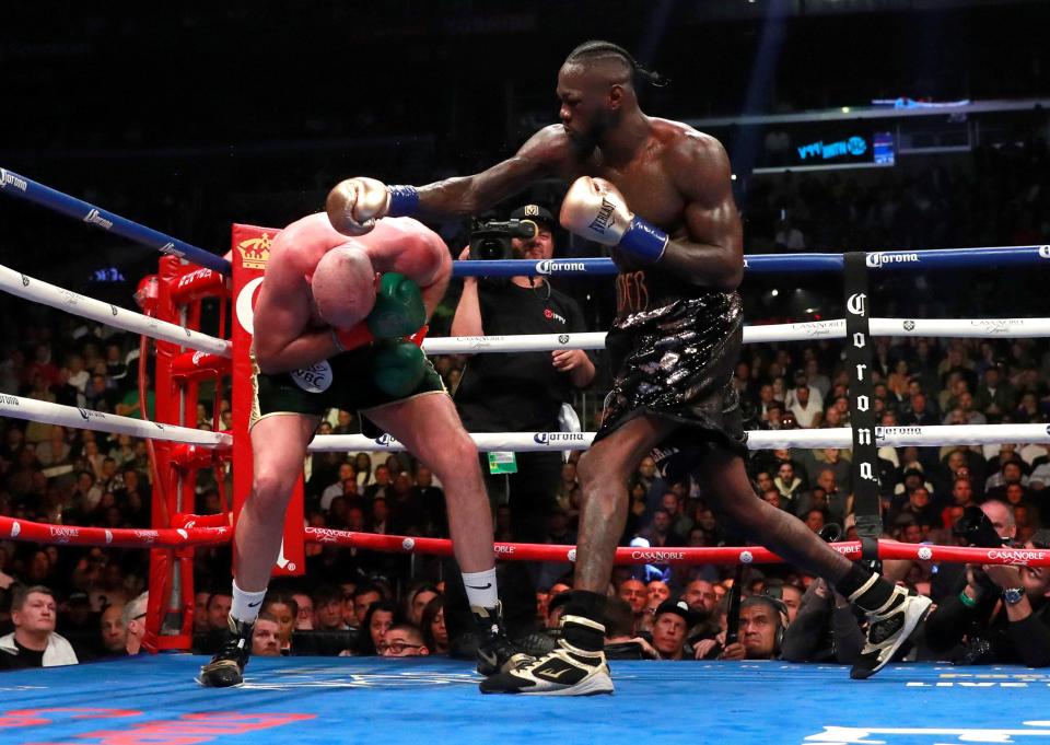  Wilder landed a clean combination as he needed a big finish