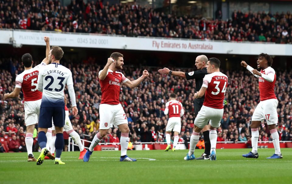  Referee Mike Dean done brilliant to spot the handball by the Spurs defender