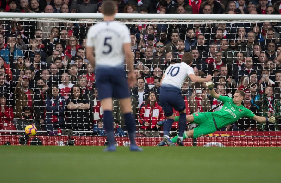  Harry Kane tucked away the penalty in the bottom left corner to put Tottenham ahead