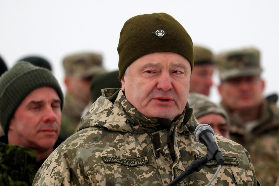 Ukraine's President Petro Poroshenko addresses soldiers as he inspects military exercises in the Ukrainian Ground Forces training centre