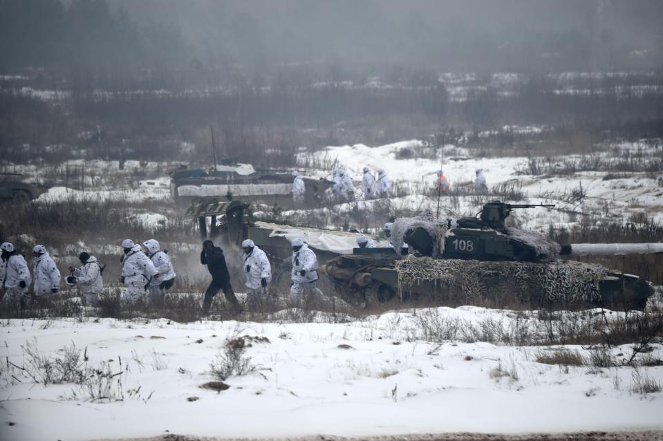 Intense winter war games have been carried out by the Ukraine's army in the Ukrainian Ground Forces training centre to bring conscripts up to speed 