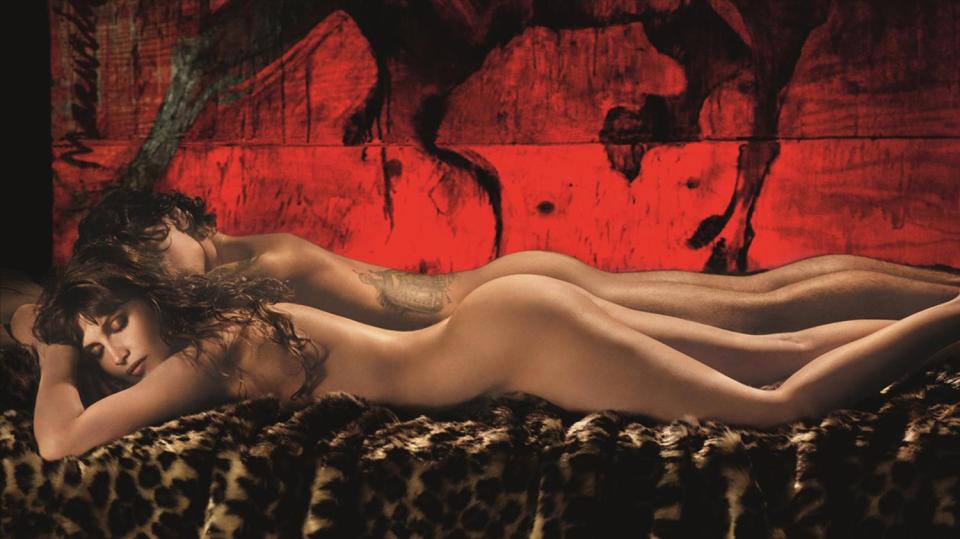  Laetitia Casta strips fully nude for one erotic shot