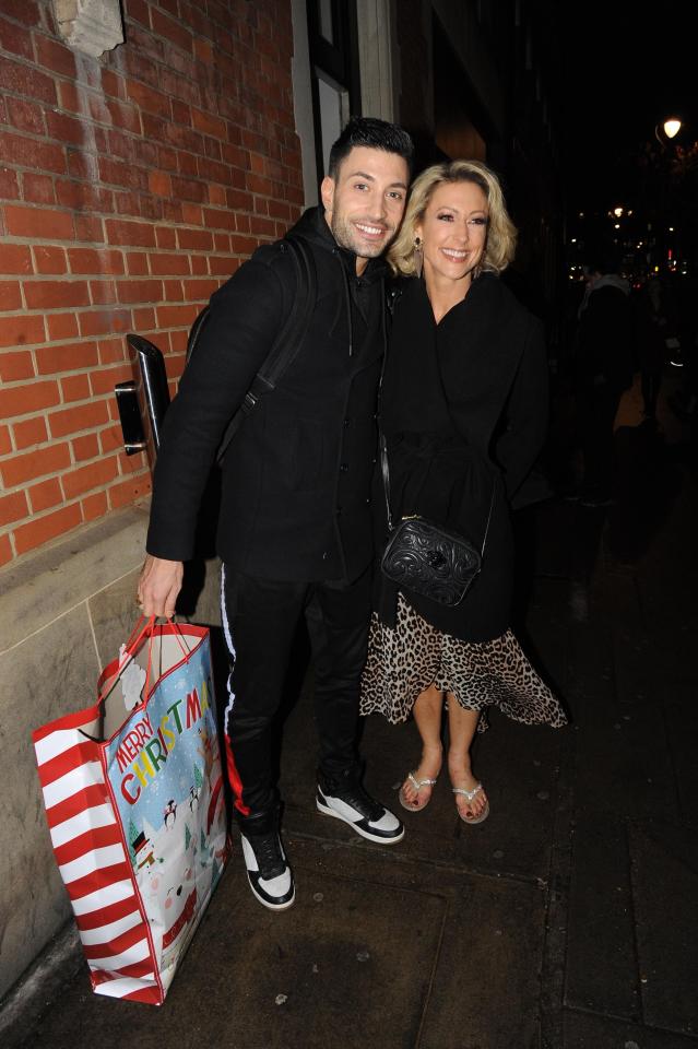  Faye Tozer wears flip-flops and exposes battered feet