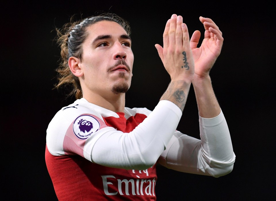 Hector Bellerin appears to be thriving in Unai Emerys back three