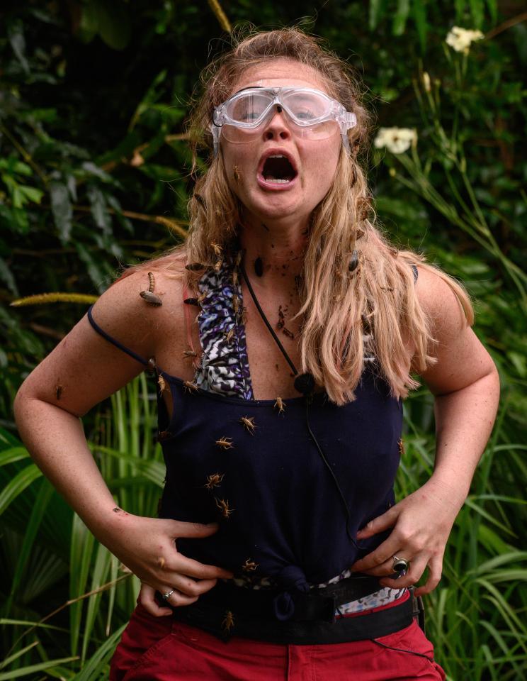  Emily screamed that the bugs were biting her nipples in last night's task