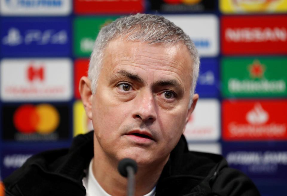  Jose Mourinho has distanced himself from Jorge Mendes' statement insisting he is happy at Man Utd