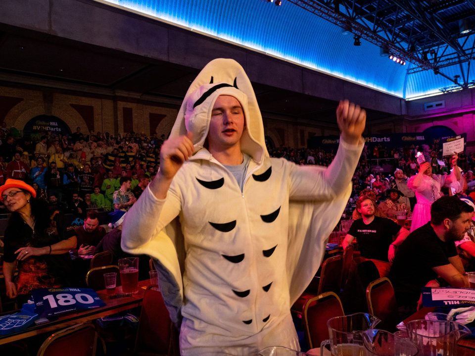  A stingray was spotted amongst the crowd as fans attended day four of the darts