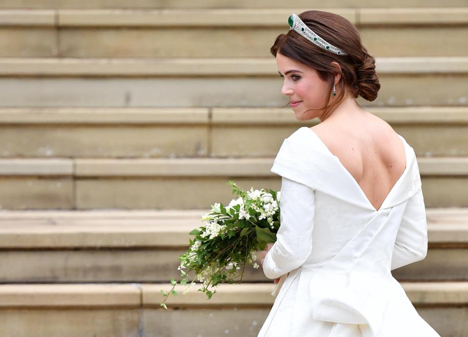  Eugenie payed homage to her scar and the doctors who looked after her with her wedding dress