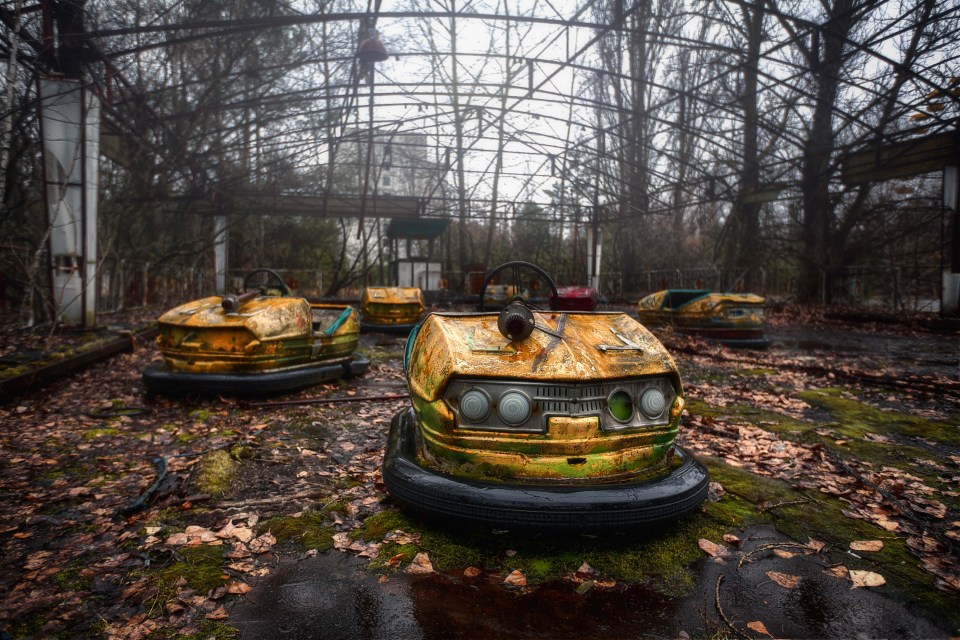 Rusting bumper cars at the eerie fairground