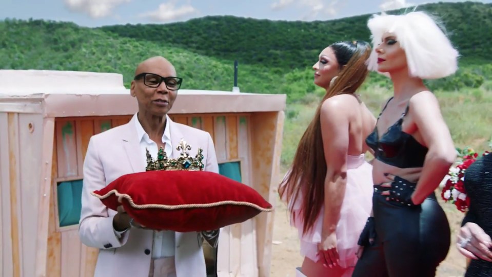  Ru Paul makes a fun cameo in Taylor Swift's You Need To Calm Down music video