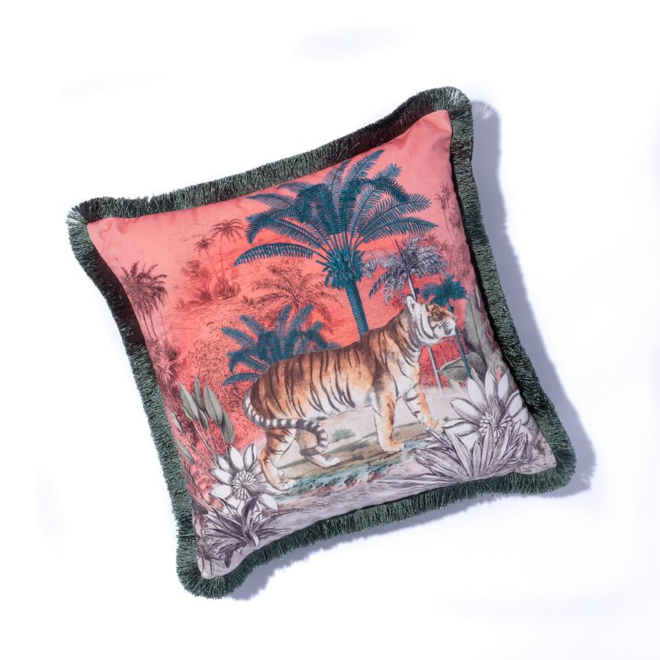  Go wild and give your sofa a face lift with this tiger cushion