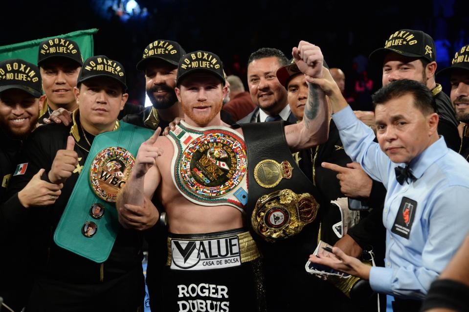  Canelo Alvarez claimed the WBA and WBC middleweight world titles and defends them for the first time against Danny Jacobs in May