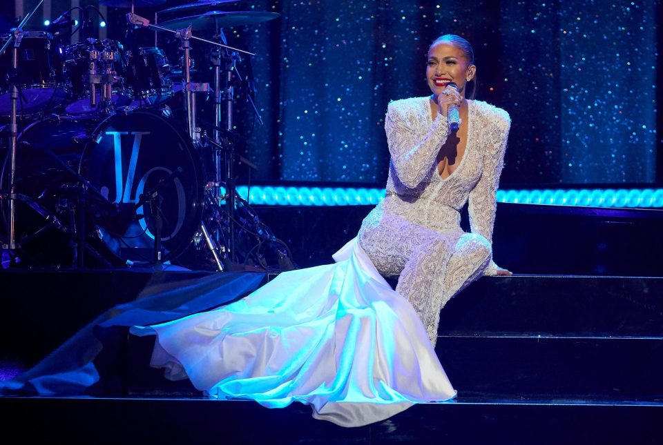  Jennifer Lopez wowed on New Year's Eve when she performed in a dress with a huge train