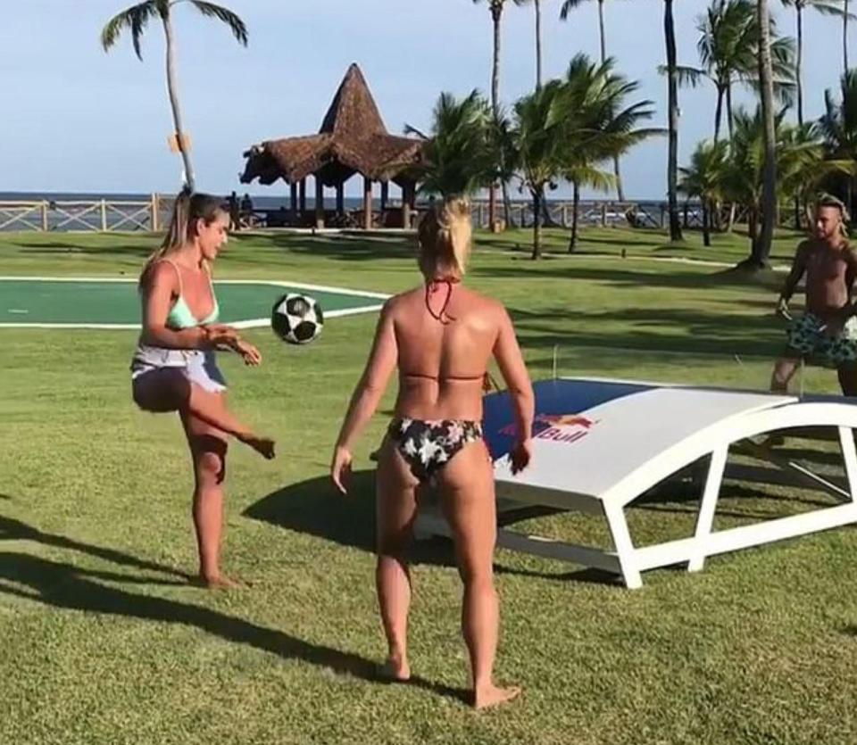  Earlier on Neymar's holiday he played teqfoot with two footvolley players