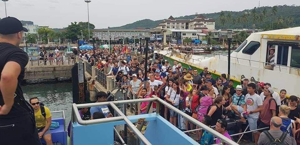  Police evacuated more than 1,500 worried tourists from Koh Phi Phi today as the storm swept in