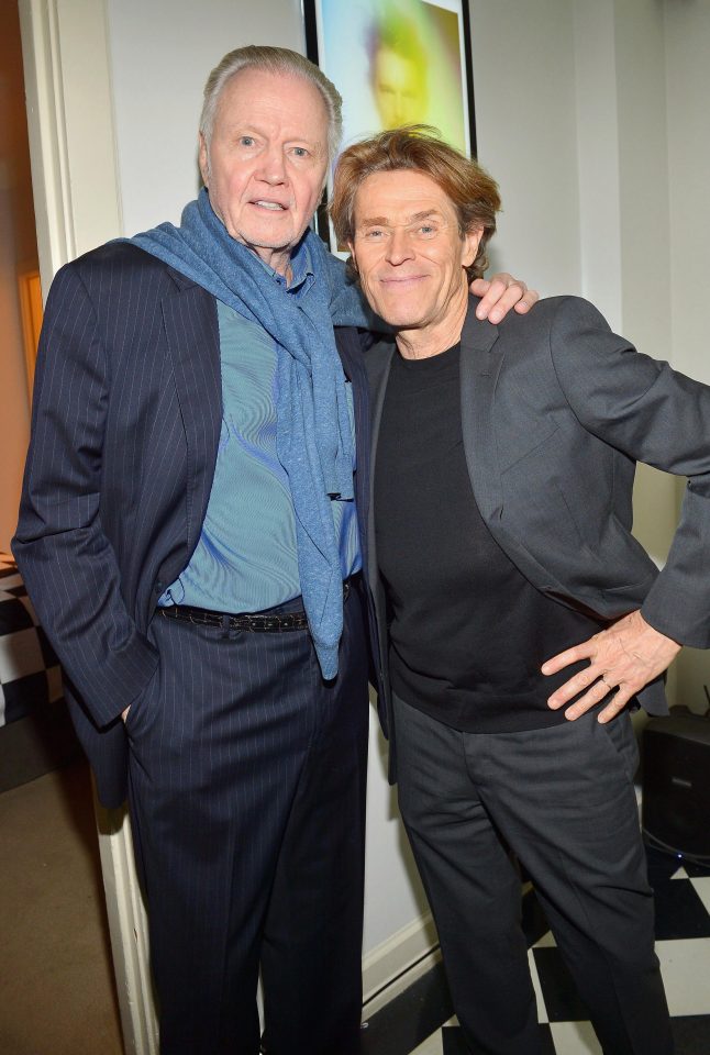  John Voight (L) and Willem Defoe caught up at the star-studded event